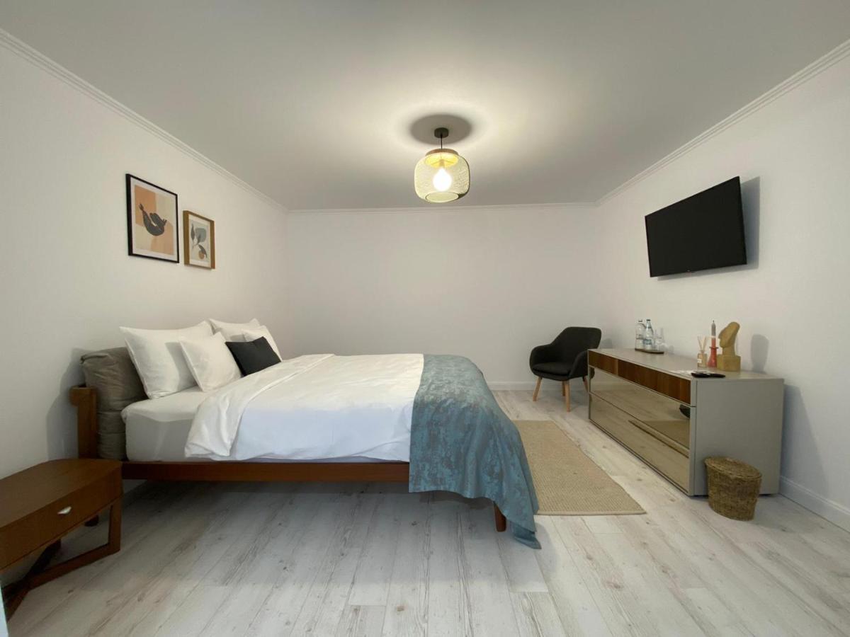 Cosy Apartments & Bistro Pufesti Exterior photo