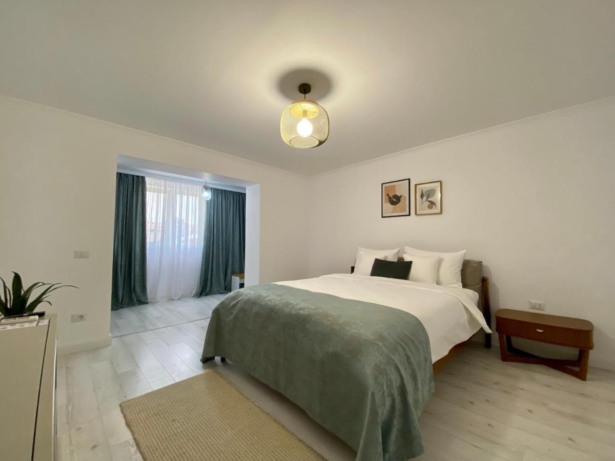 Cosy Apartments & Bistro Pufesti Exterior photo