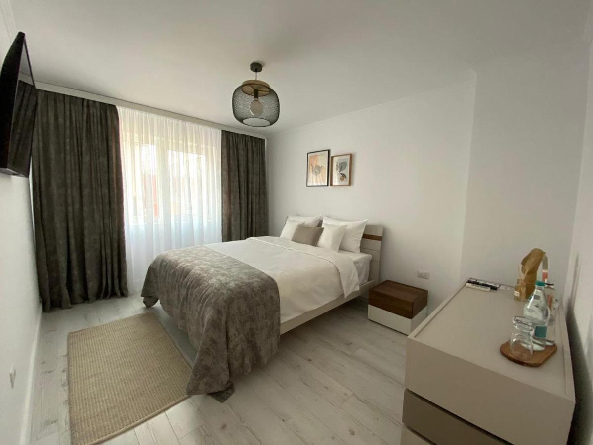 Cosy Apartments & Bistro Pufesti Exterior photo